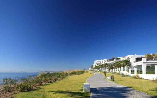 3 quarto Apartamento para venda em New Golden Mile, Estepona com piscina - 2 150 000 € (Ref: 2659624)