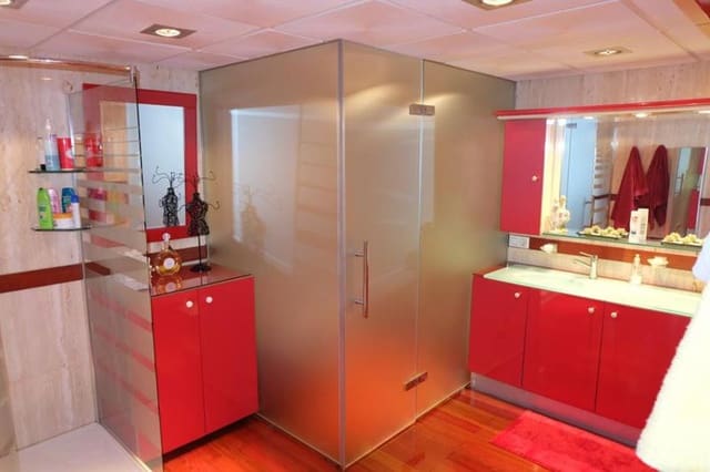 6 soverom Villa til salgs i La Cala de Mijas, Mijas med svømmebasseng garasje - € 2 900 000 (Ref: 2684102)