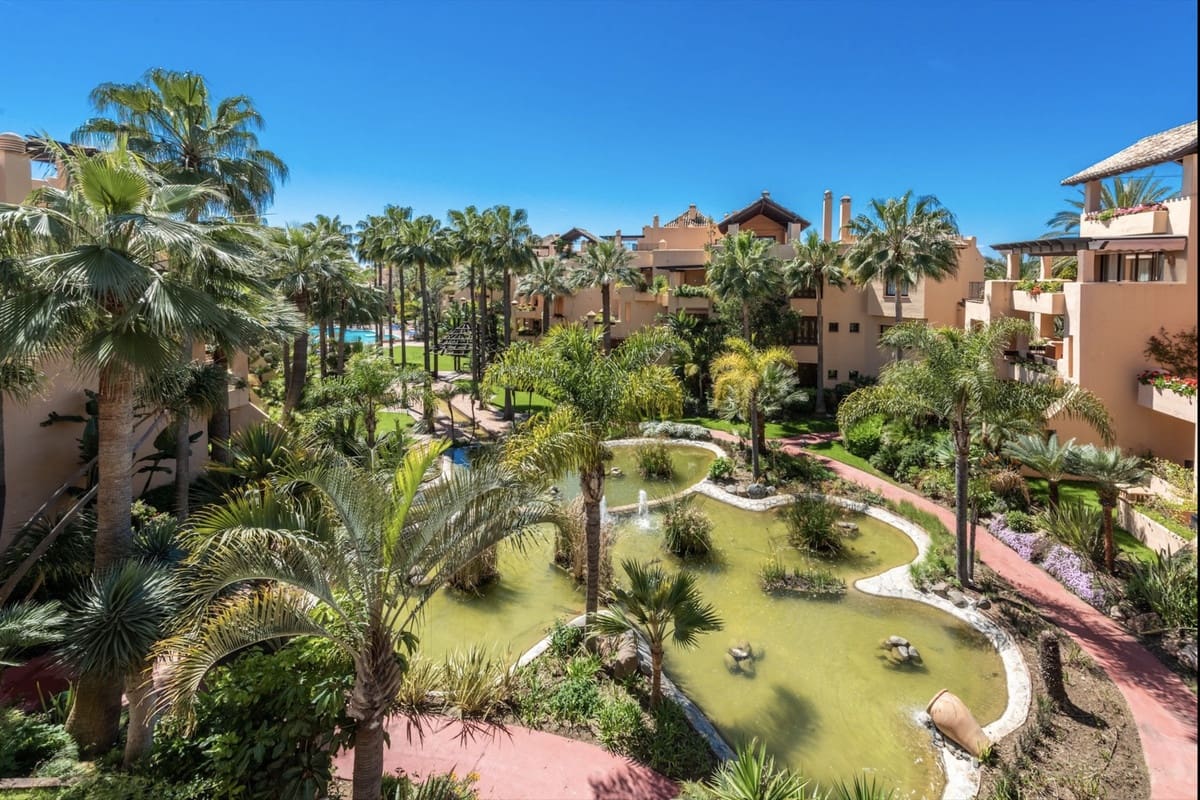 Apartamento de 2 habitaciones en Marbella en venta con piscina - 650.000 € (Ref: 7749593)