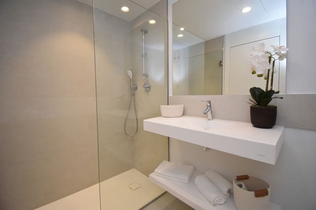 2 makuuhuone Huoneisto myytävänä paikassa Fuengirola mukana uima-altaan - 839 000 € (Ref: 7749599)