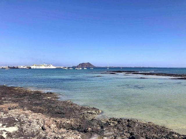 3 soveværelse Semi-Rækkehus til salg i Corralejo, La Oliva med swimmingpool garage - € 500.000 (Ref: 7759288)