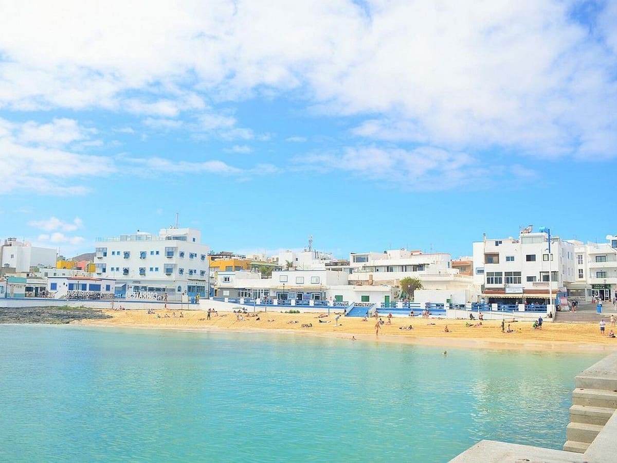 3 chambre Villa/Maison Semi-Mitoyenne à vendre à Corralejo avec piscine garage - 500 000 € (Ref: 7759288)