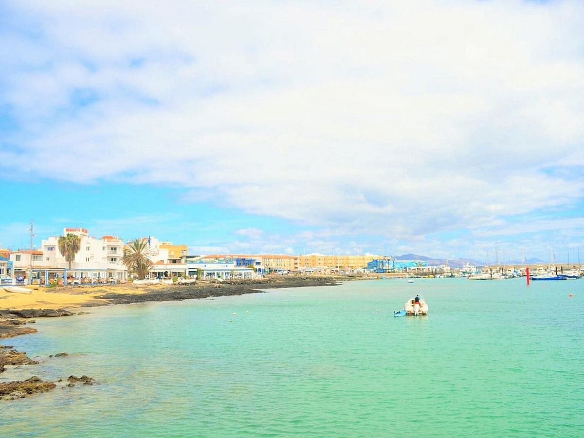 3 soverom Kjedet enebolig til salgs i Corralejo med svømmebasseng garasje - € 500 000 (Ref: 7759288)