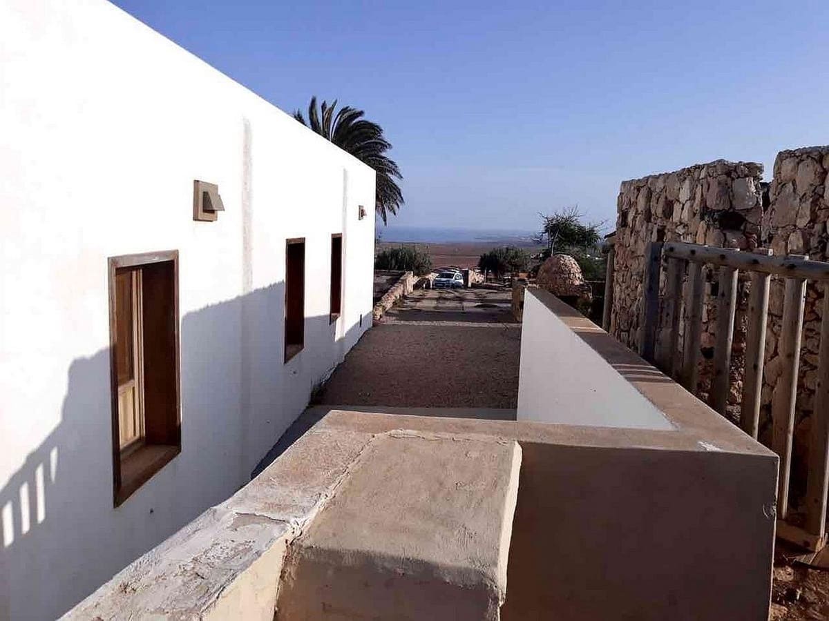 3 soveværelse Villa til salg i Puerto del Rosario med swimmingpool garage - € 650.000 (Ref: 7759302)