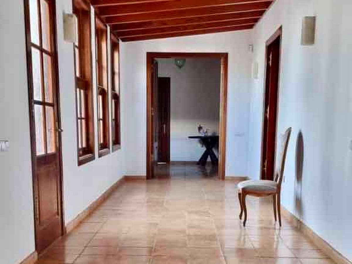 3 soveværelse Villa til salg i Puerto del Rosario med swimmingpool garage - € 650.000 (Ref: 7759302)