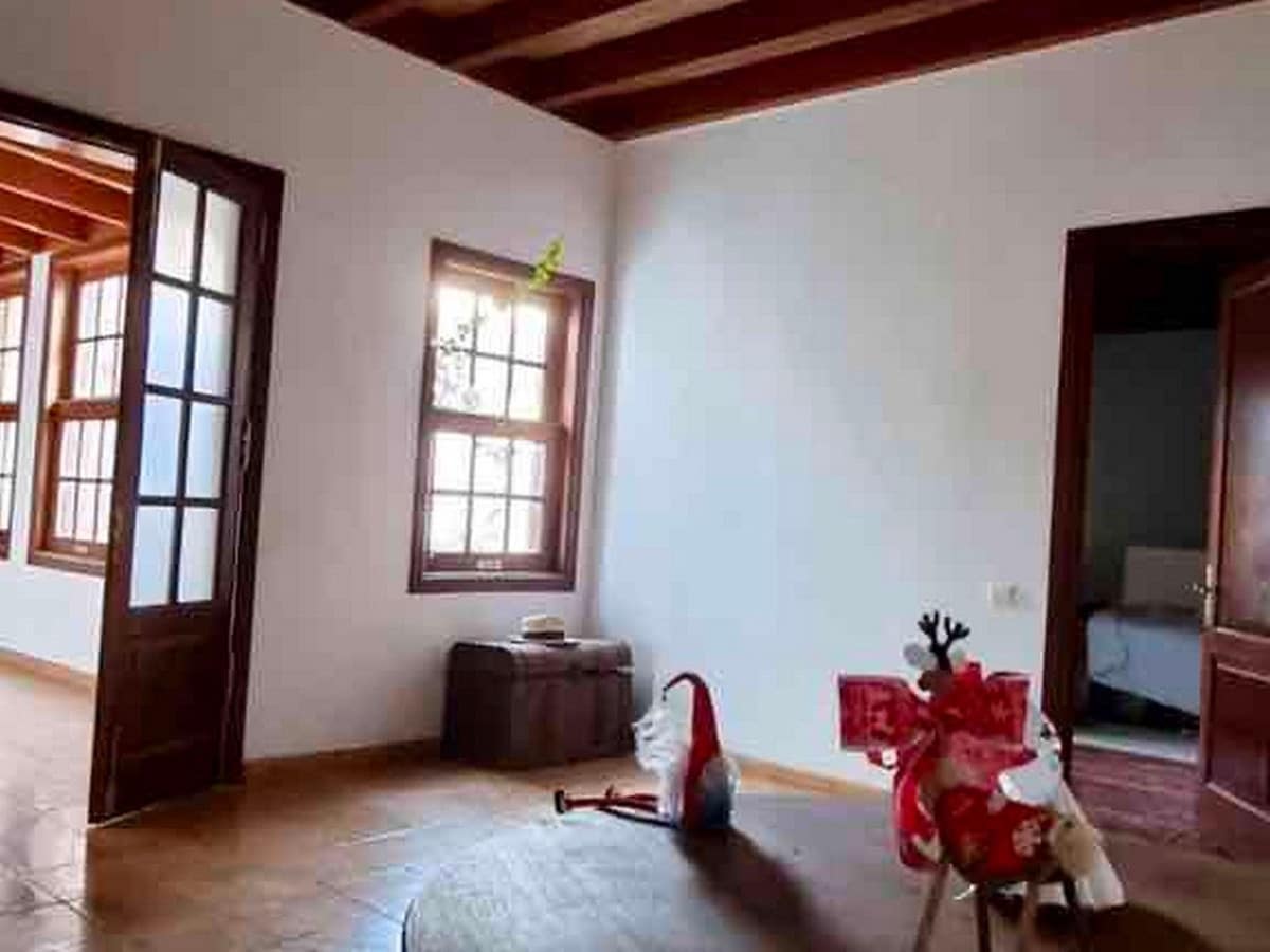 3 soveværelse Villa til salg i Puerto del Rosario med swimmingpool garage - € 650.000 (Ref: 7759302)