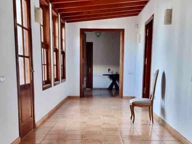 3 chambre Villa/Maison à vendre à Puerto del Rosario avec piscine garage - 650 000 € (Ref: 7759302)