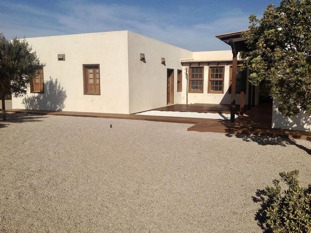 3 chambre Villa/Maison à vendre à Puerto del Rosario avec piscine garage - 650 000 € (Ref: 7759302)