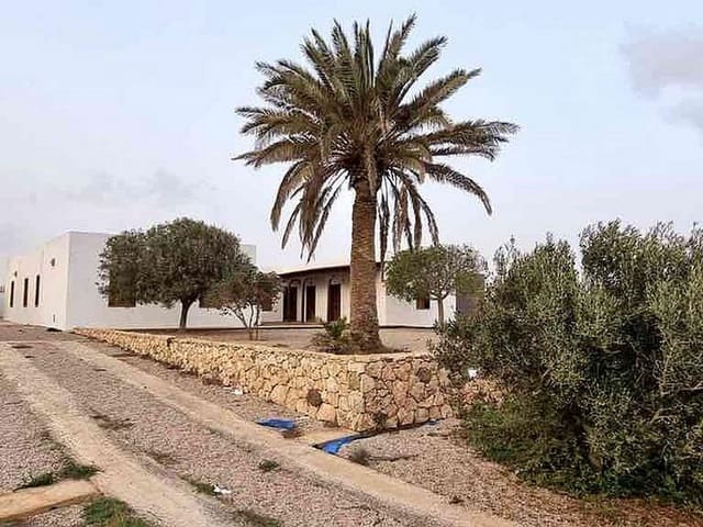 3 chambre Villa/Maison à vendre à Puerto del Rosario avec piscine garage - 650 000 € (Ref: 7759302)