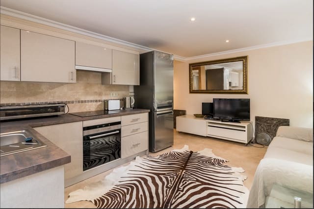 5 makuuhuone Huvila myytävänä paikassa El Paraiso, Estepona mukana uima-altaan 
autotalli - 3 495 000 € (Ref: 7759380)