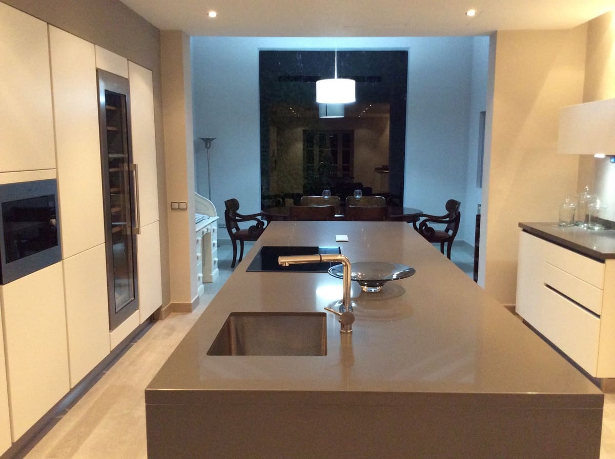 6 soverom Villa til salgs i Marbella med svømmebasseng garasje - € 4 900 000 (Ref: 7759384)