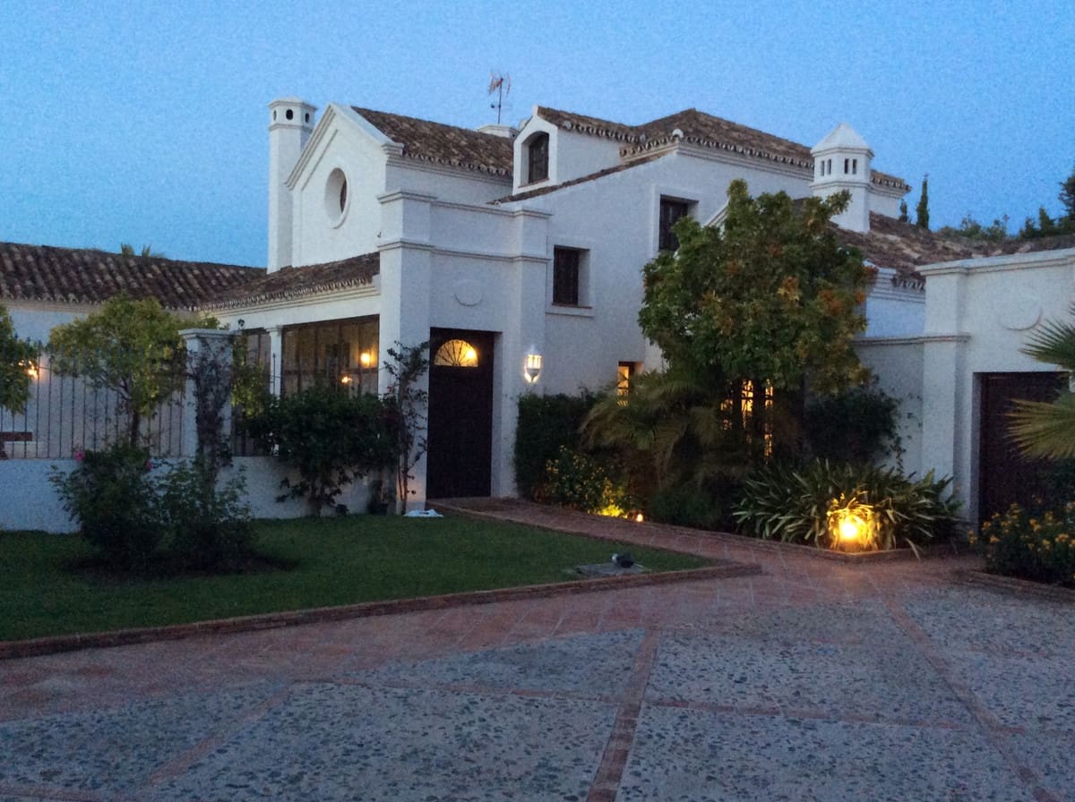 6 soverom Villa til salgs i Marbella med svømmebasseng garasje - € 4 900 000 (Ref: 7759384)