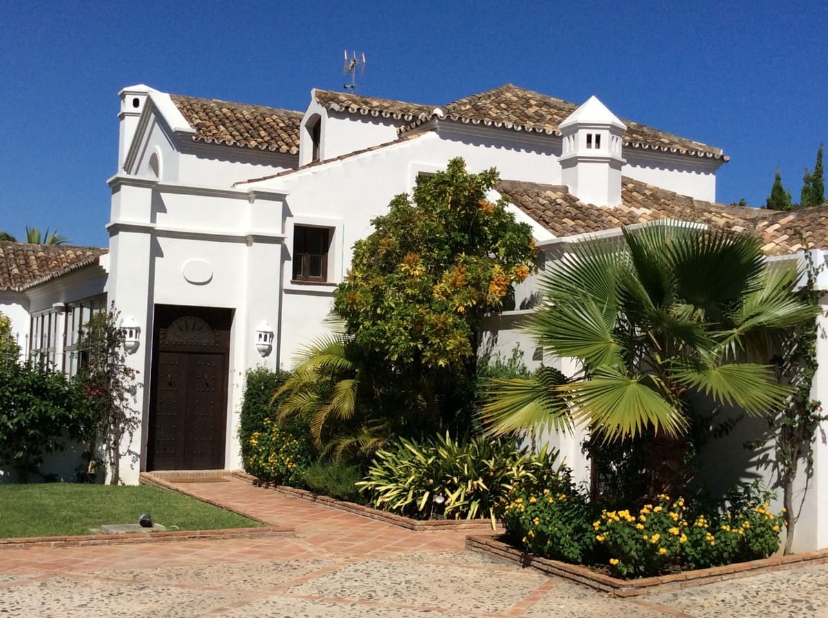 6 soverom Villa til salgs i Marbella med svømmebasseng garasje - € 4 900 000 (Ref: 7759384)