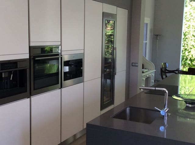 Chalet de 6 habitaciones en Guadalmina Baja, Marbella en venta con piscina garaje - 4.900.000 € (Ref: 7759384)