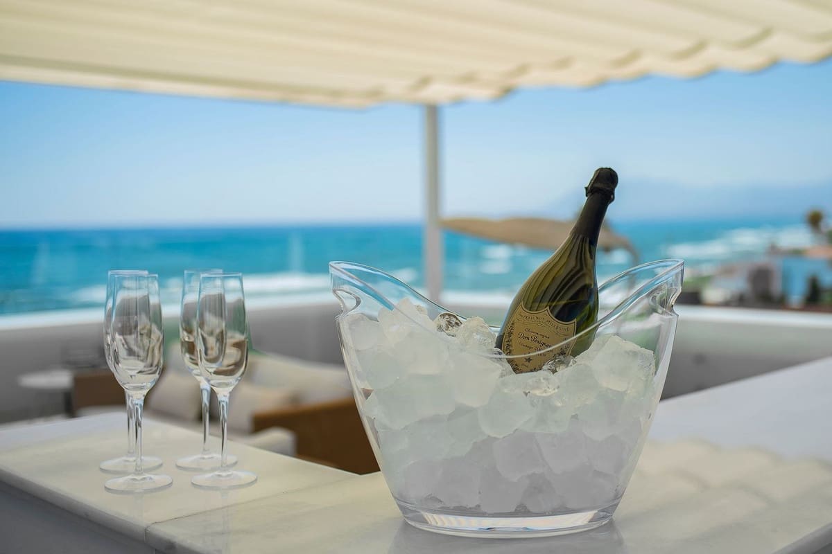 6 soverom Strandleiligheter til salgs i Marbella med svømmebasseng garasje - € 6 000 000 (Ref: 7759388)