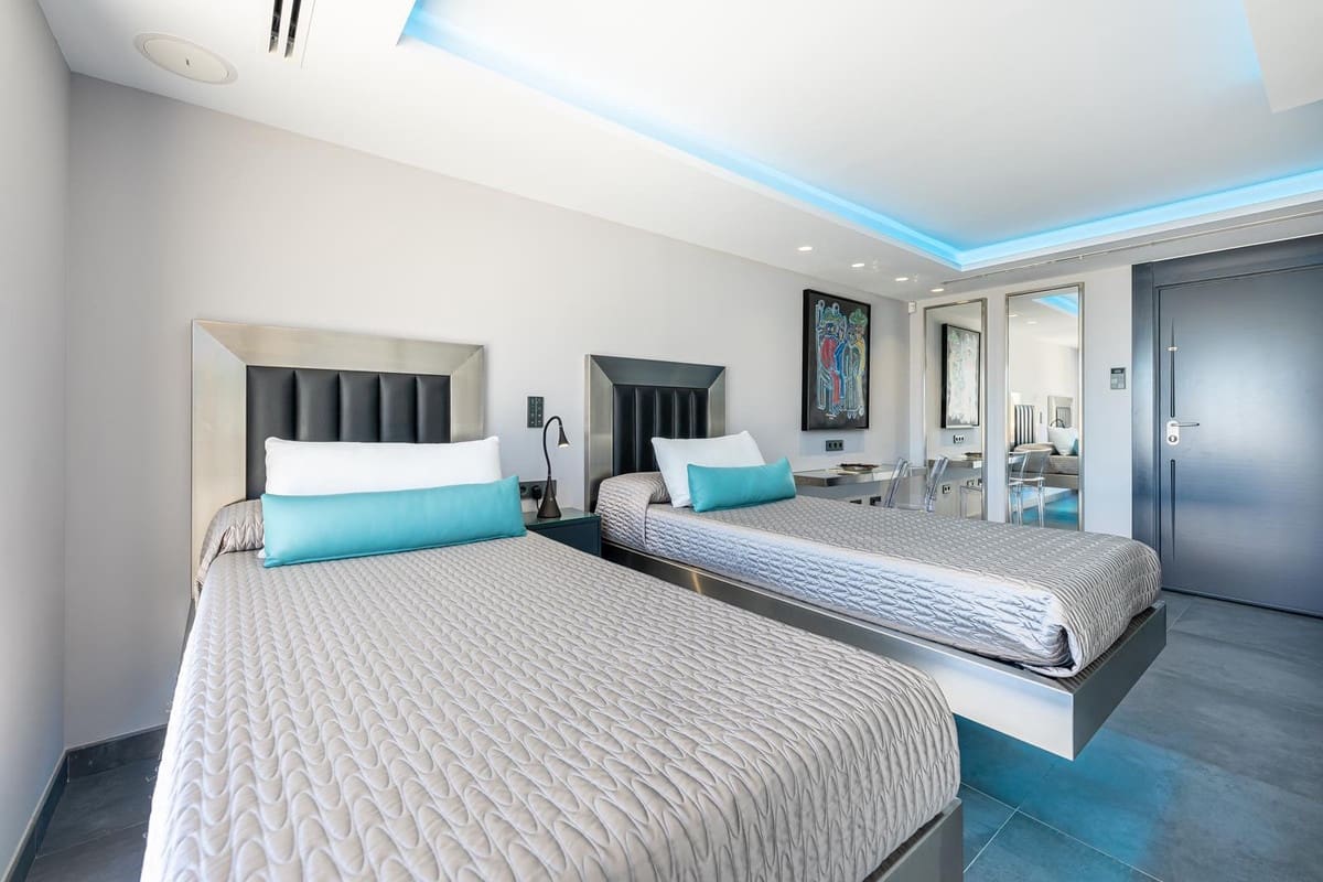 4 soverom Villa til salgs i Mijas Costa med svømmebasseng - € 8 100 000 (Ref: 7759392)