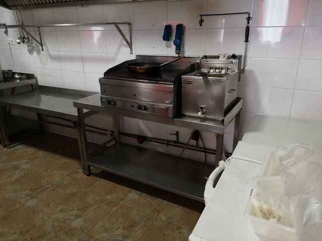 Komercyjne na sprzedaż w Benalmadena Costa, Benalmádena - 450 000 € (Ref: 7759409)