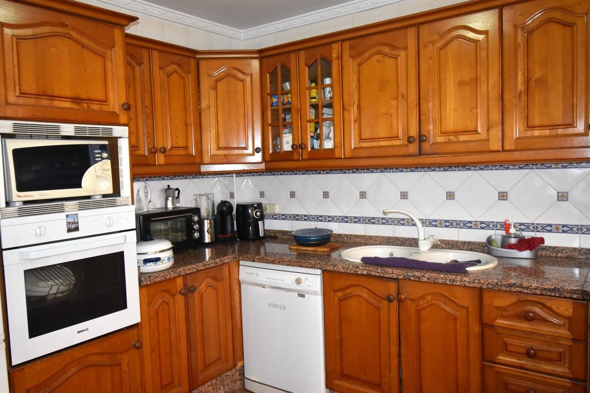 4 makuuhuone Omakotitalo myytävänä paikassa Torremolinos mukana 
autotalli - 745 000 € (Ref: 7810738)