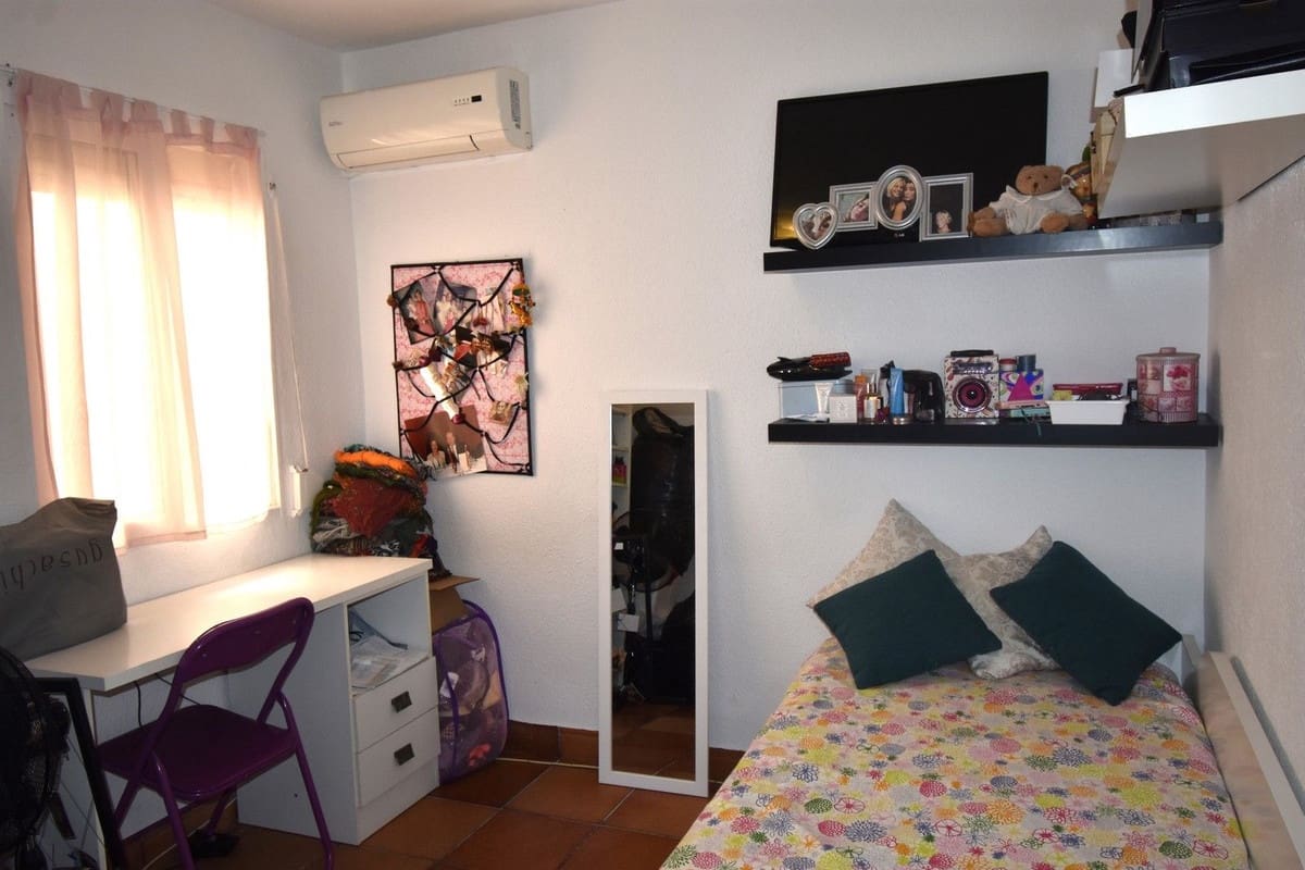 4 makuuhuone Omakotitalo myytävänä paikassa Torremolinos mukana 
autotalli - 745 000 € (Ref: 7810738)