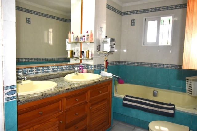 4 sypialnia Dom na sprzedaż w Torremolinos z garażem - 745 000 € (Ref: 7810738)