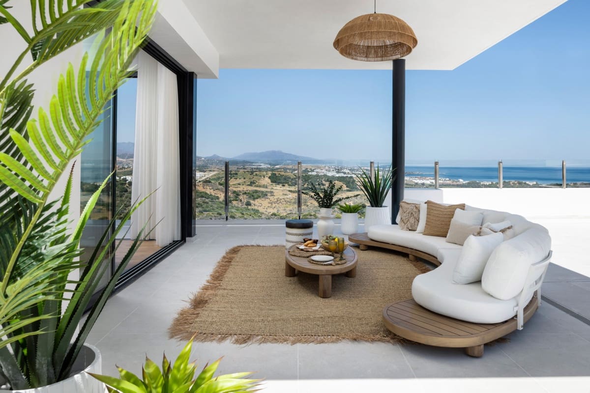 2 bedroom Apartment for sale in Casares with pool - € 584,500 (Ref: 7814287)