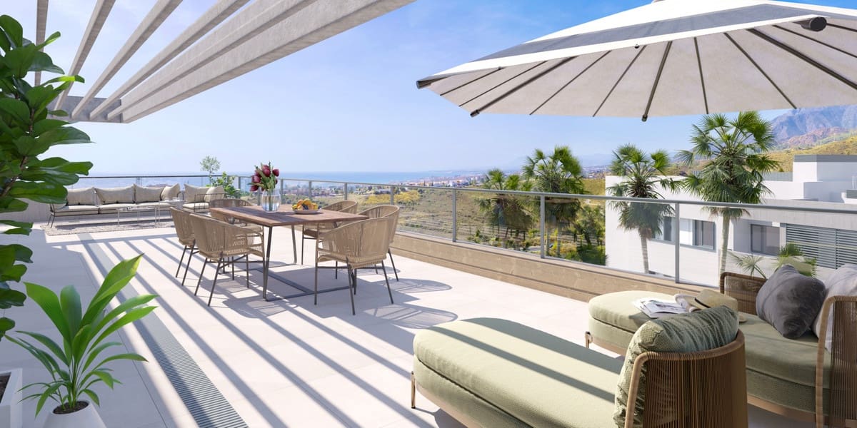 2 makuuhuone Huoneisto myytävänä paikassa Los Monteros mukana uima-altaan - 575 000 € (Ref: 7814293)