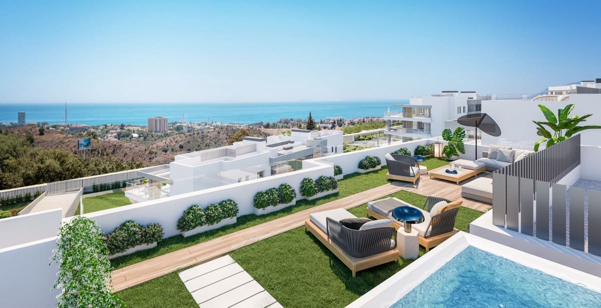 2 makuuhuone Huoneisto myytävänä paikassa Los Monteros mukana uima-altaan - 575 000 € (Ref: 7814293)