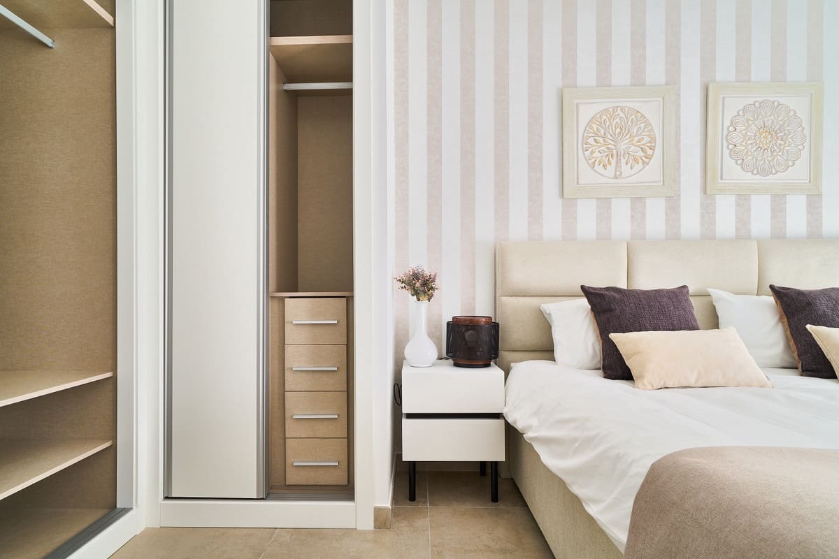 2 bedroom Apartment for sale in Estepona with pool - € 720,000 (Ref: 7814312)