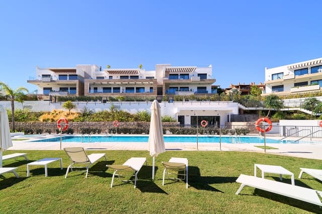 Apartamento de 2 habitaciones en Atalaya-Isdabe, Estepona en venta con piscina - 720.000 € (Ref: 7814312)