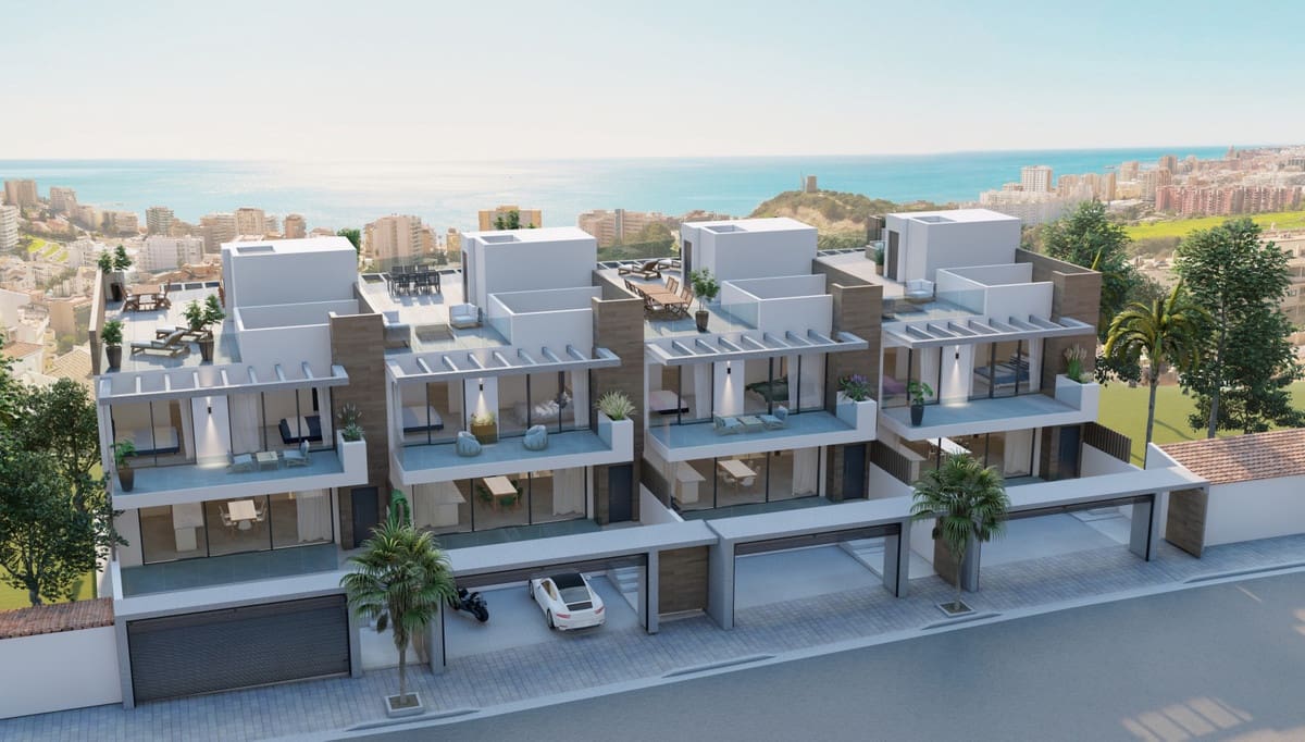 3 bedroom Semi-detached Villa for sale in Fuengirola with pool - € 1,460,000 (Ref: 7814328)
