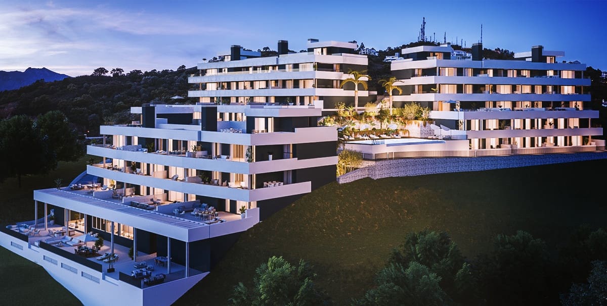 2 bedroom Apartment for sale in Los Monteros with pool - € 499,000 (Ref: 7814329)