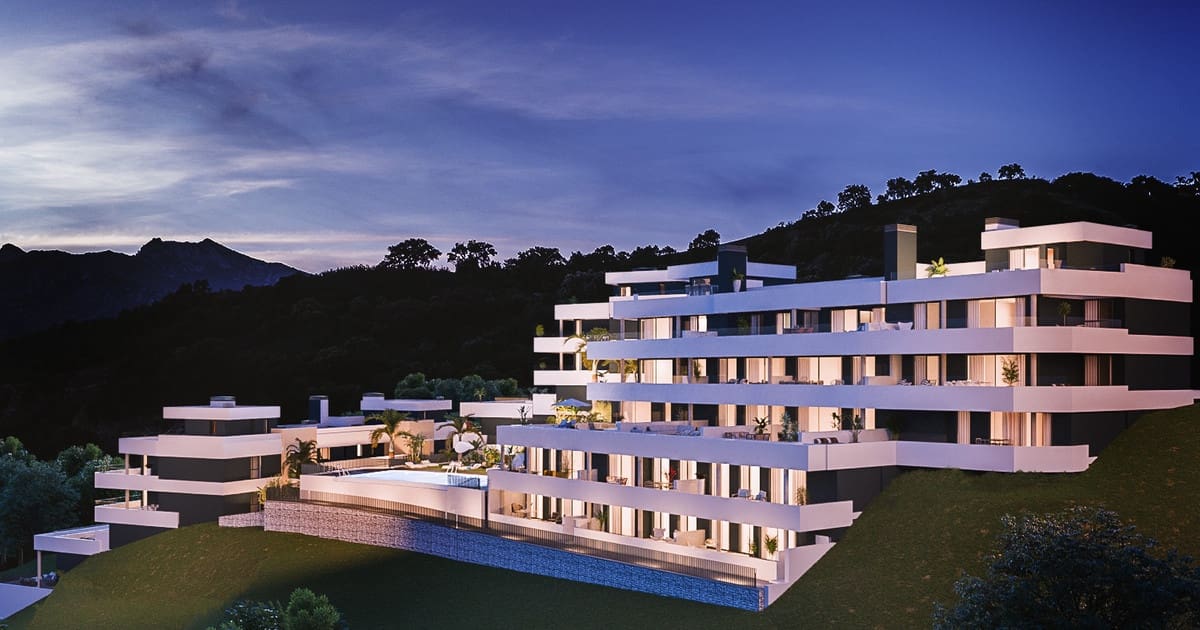 2 bedroom Apartment for sale in Los Monteros with pool - € 499,000 (Ref: 7814329)