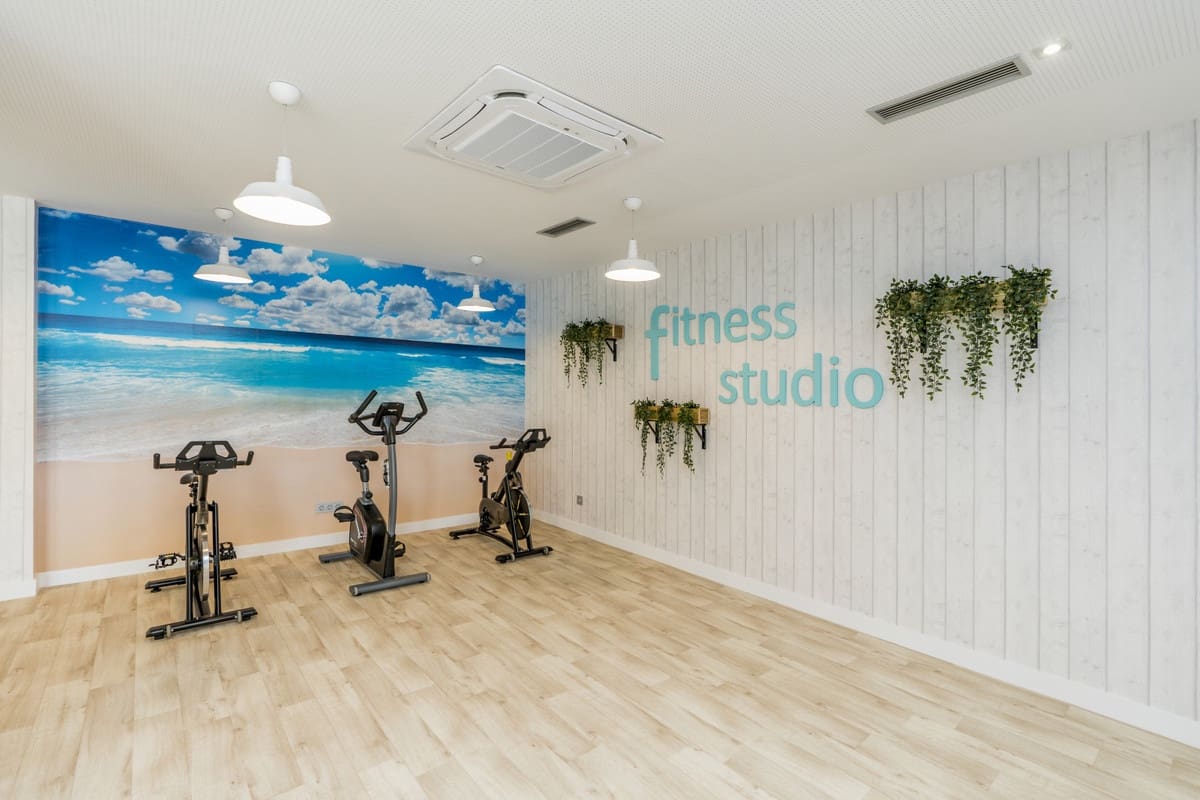 2 bedroom Apartment for sale in Benalmadena with pool - € 418,000 (Ref: 7814343)