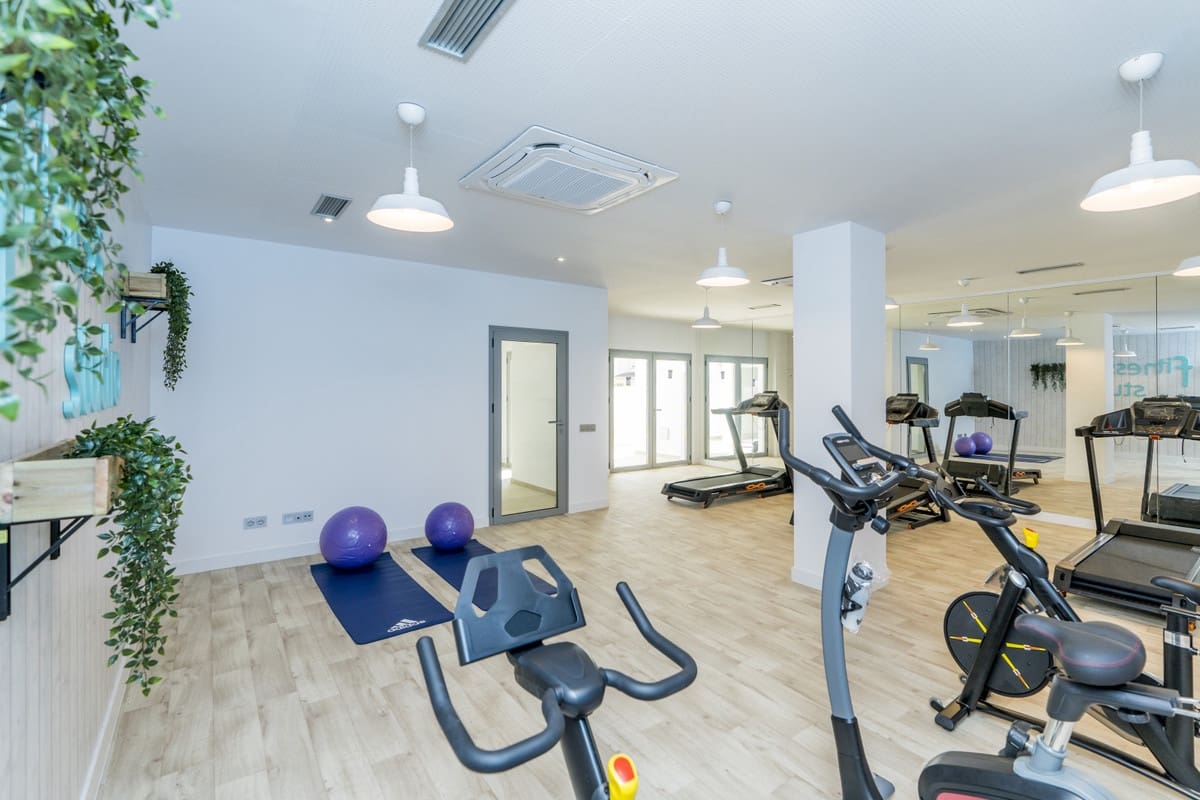 2 soveværelse Penthouse til salg i Benalmadena med swimmingpool - € 418.000 (Ref: 7814343)
