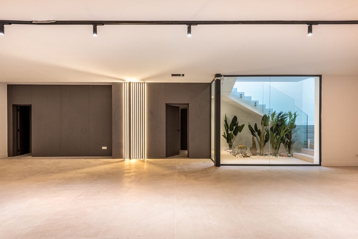 3 bedroom Villa for sale in La Cala de Mijas with pool - € 1,889,000 (Ref: 7814351)