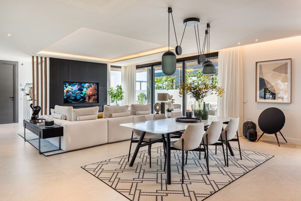 3 bedroom Villa for sale in La Cala de Mijas with pool - € 1,889,000 (Ref: 7814351)