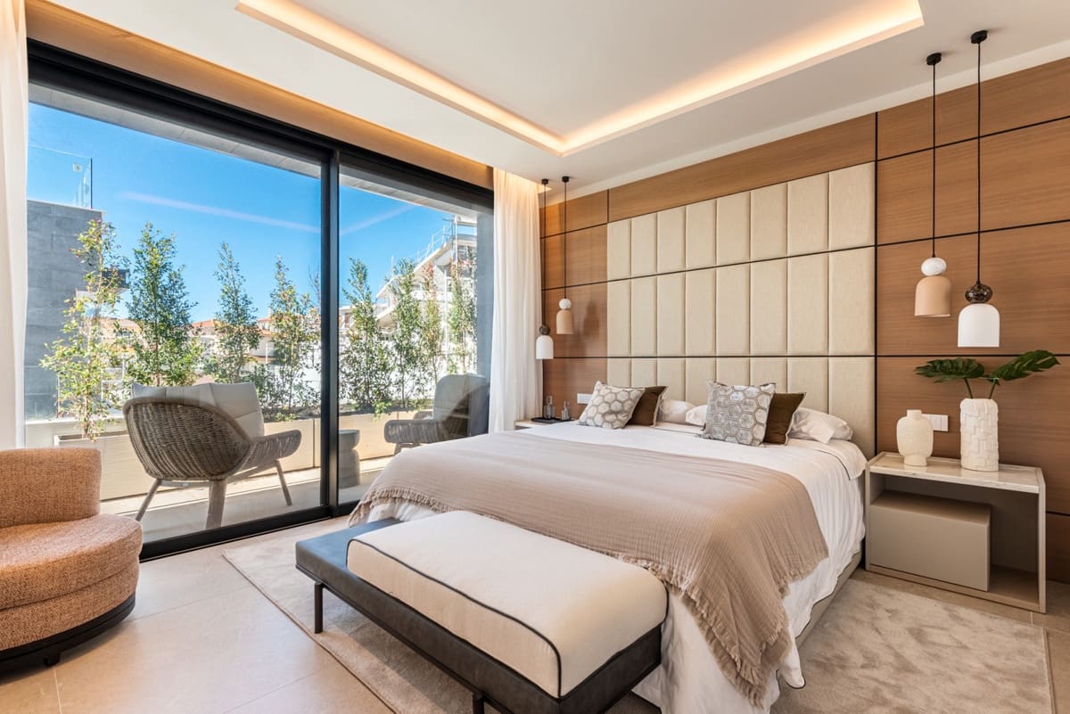 3 bedroom Villa for sale in La Cala de Mijas with pool - € 1,889,000 (Ref: 7814351)