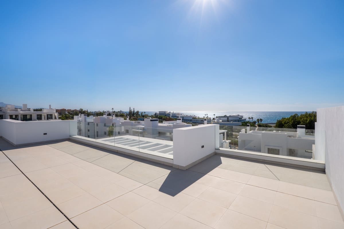 3 soverom Penthouse til salgs i Estepona med svømmebasseng - € 725 000 (Ref: 7814381)