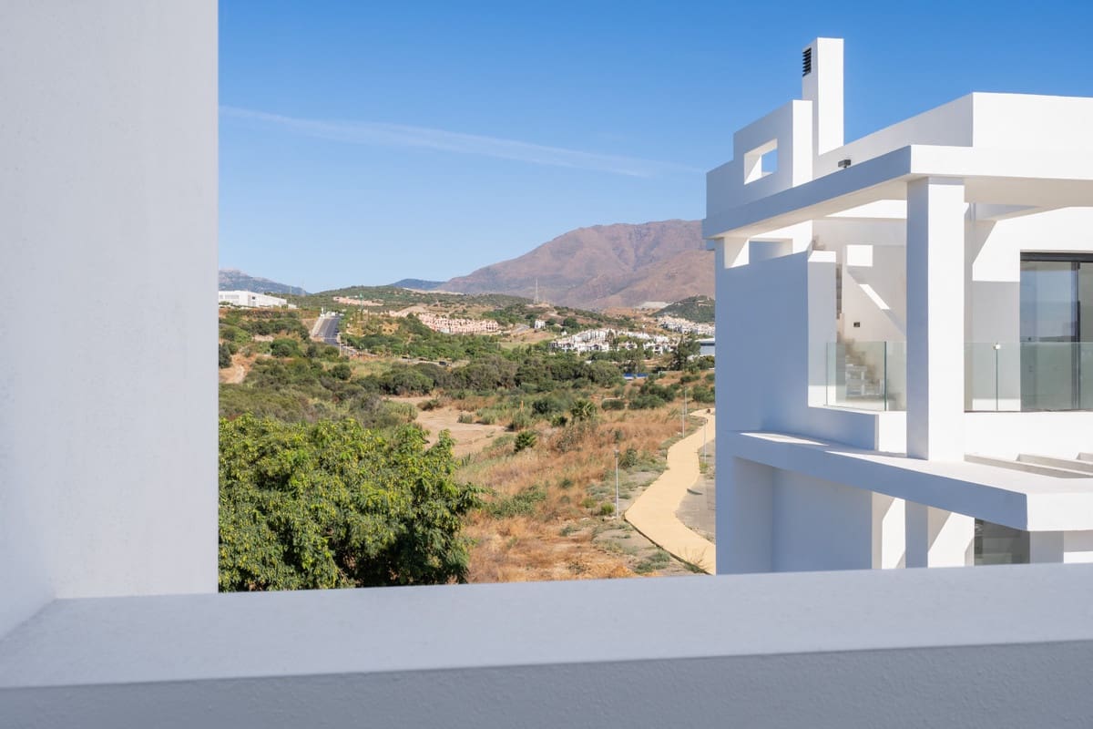 3 soverom Penthouse til salgs i Estepona med svømmebasseng - € 725 000 (Ref: 7814381)