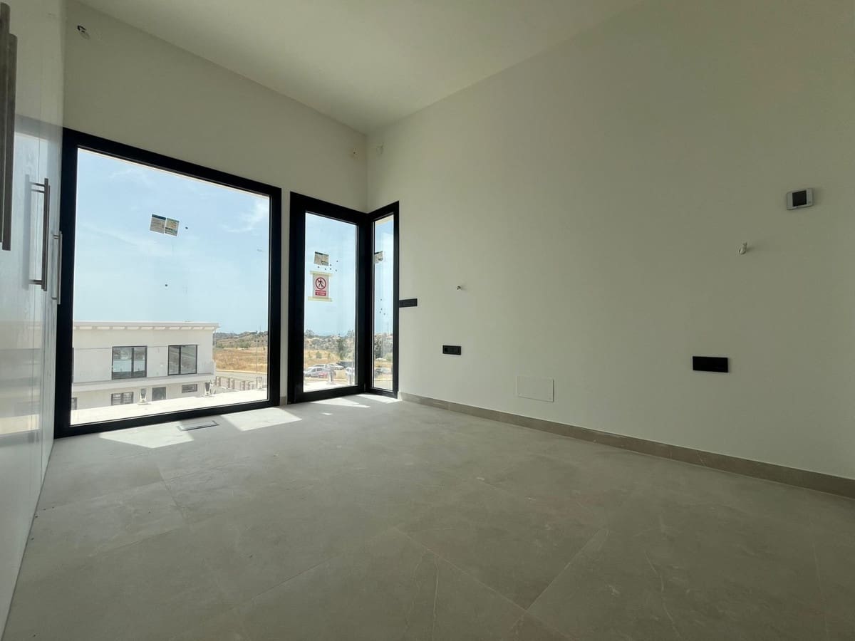 4 soveværelse Semi-Rækkehus til salg i La Cala de Mijas med swimmingpool - € 863.000 (Ref: 7814389)