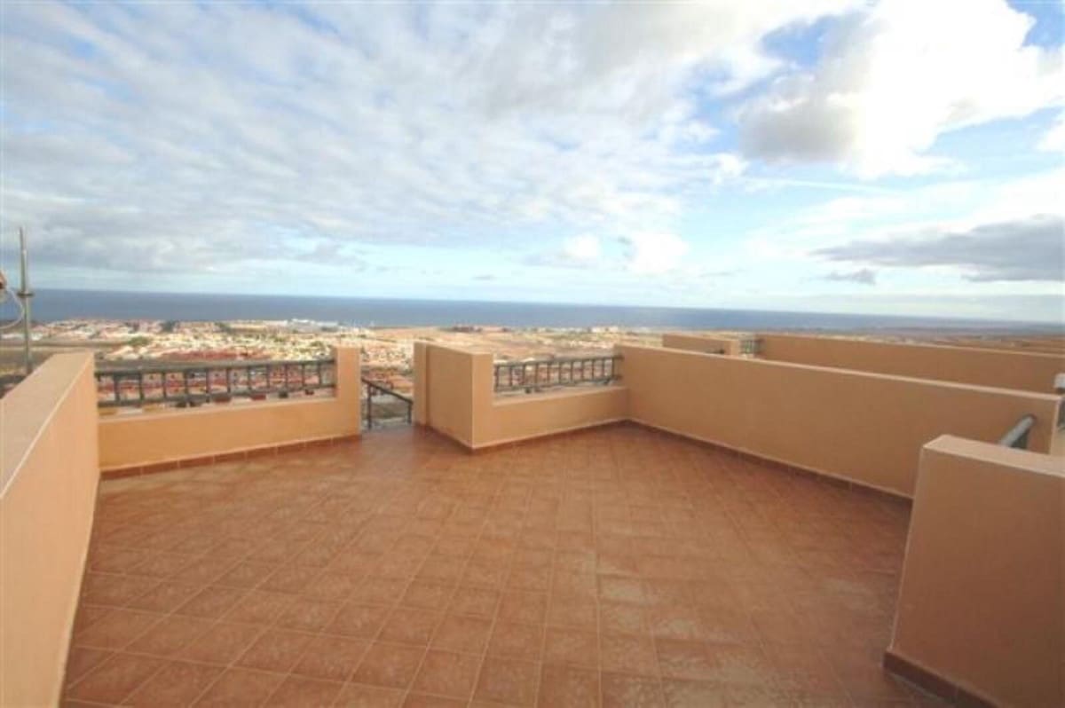 2 bedroom Apartment for sale in Caleta de Fuste, Antigua with pool €
