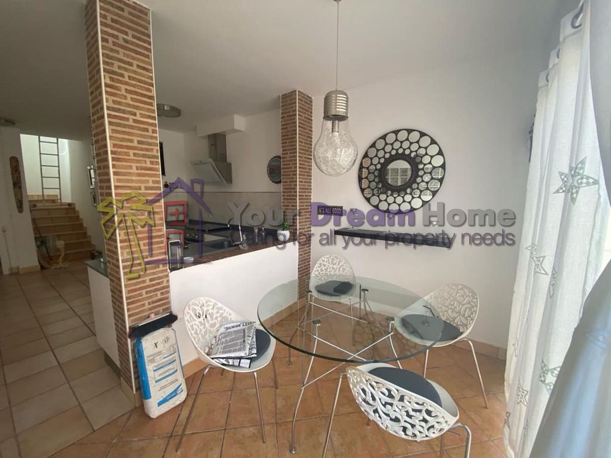 Casa de 2 habitaciones en Caleta de Fuste en venta - 265.000 € (Ref: 8023819)
