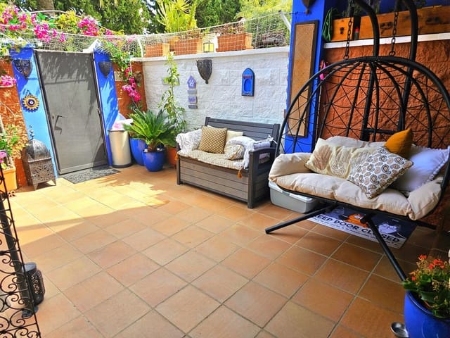 2 bedroom Apartment for sale in Guadalobón, Estepona with pool - € 482,000 (Ref: 8110506)