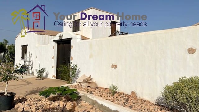 3 bedroom Villa for sale in Tuineje with pool garage - € 469,000 (Ref: 8113224)