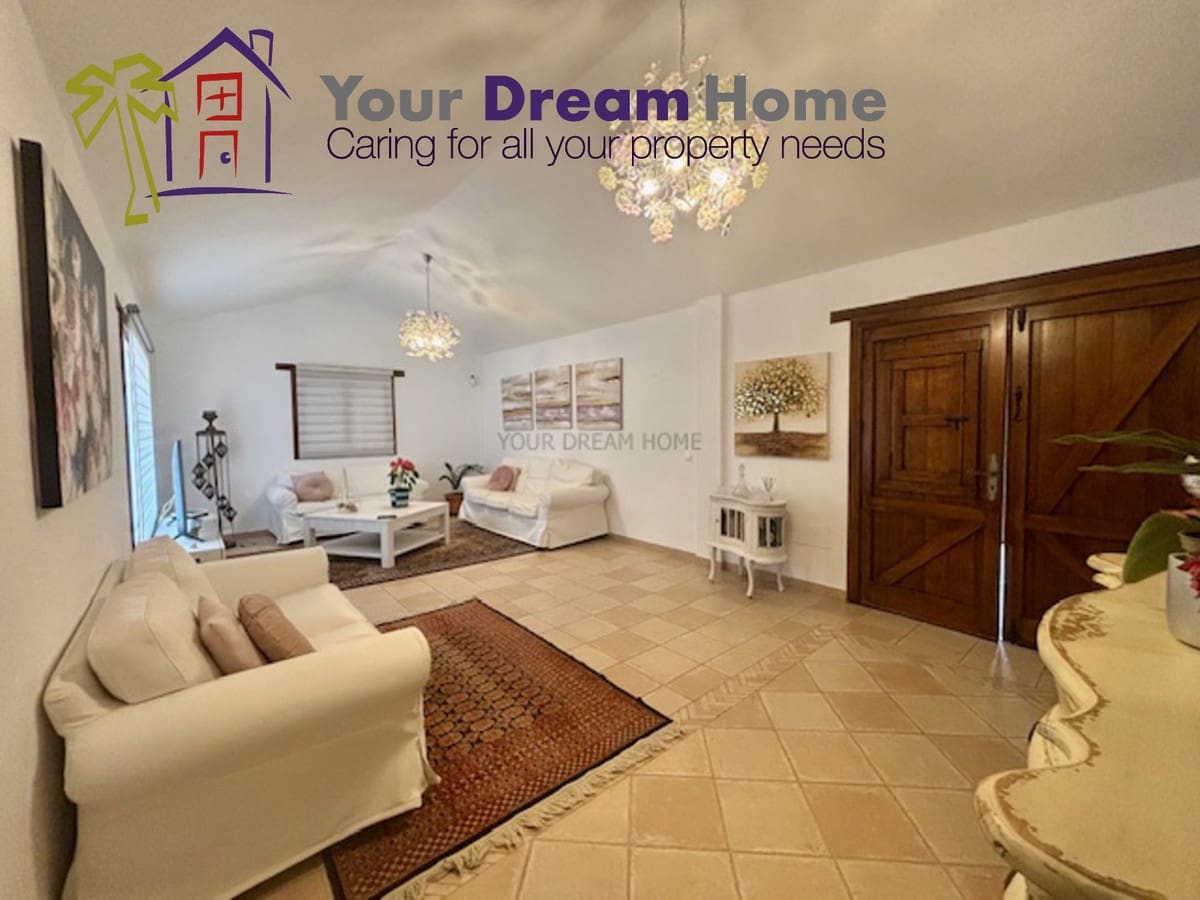 3 bedroom Villa for sale in Tuineje with pool garage - € 469,000 (Ref: 8113224)