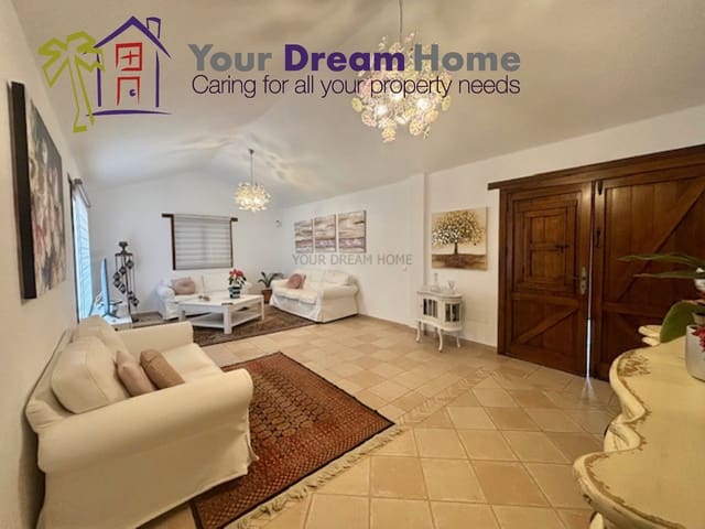 3 bedroom Villa for sale in Tuineje with pool garage - € 469,000 (Ref: 8113224)