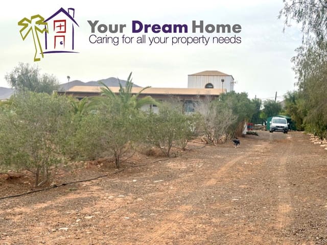 3 sovrum Villa till salu i Tuineje med pool garage - 469 000 € (Ref: 8113224)