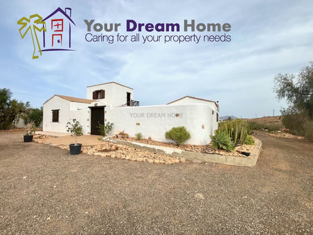 3 bedroom Villa for sale in Tuineje with pool garage - € 450,000 (Ref: 8113224)