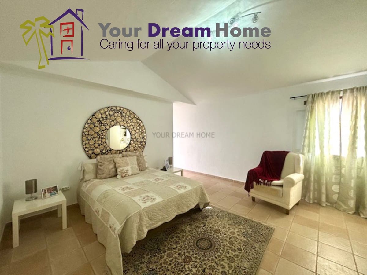 3 bedroom Villa for sale in Tuineje with pool garage - € 450,000 (Ref: 8113224)