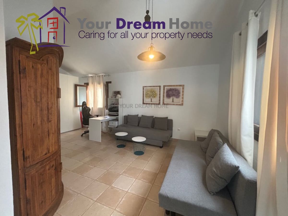 3 bedroom Villa for sale in Tuineje with pool garage - € 450,000 (Ref: 8113224)